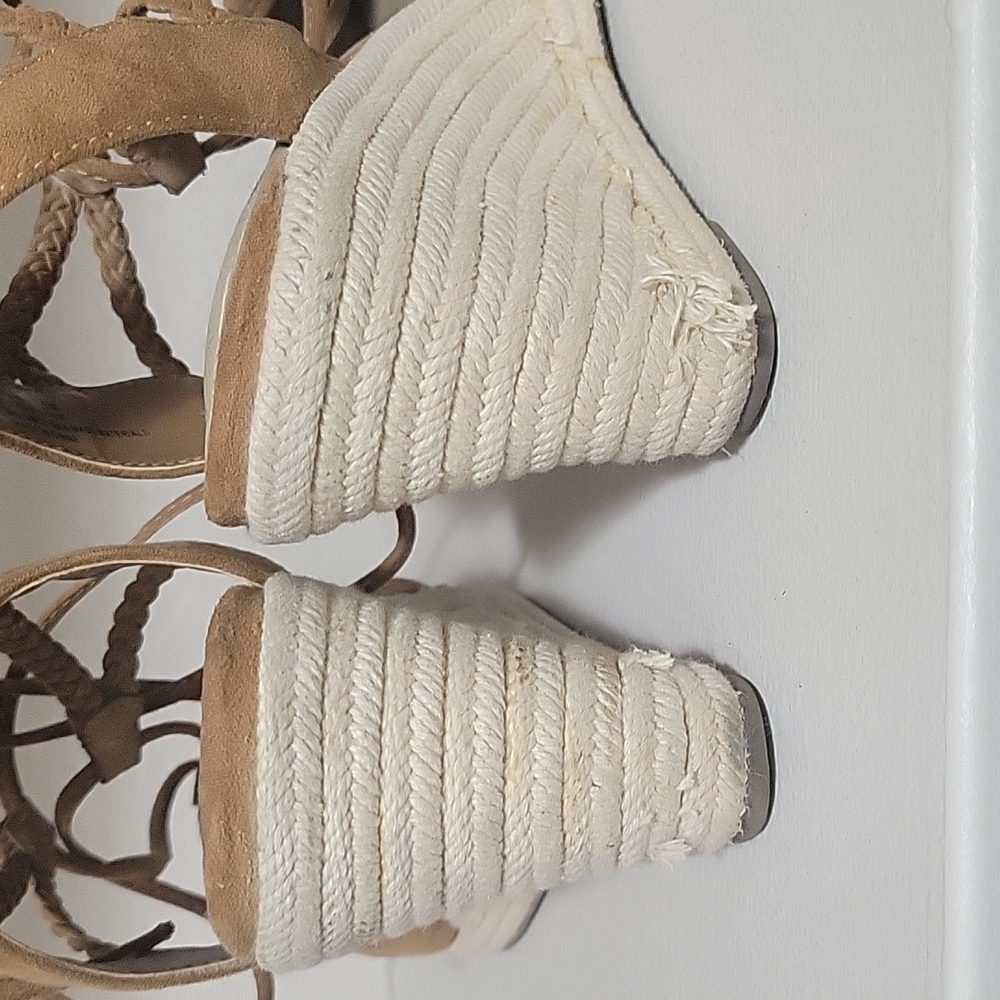 Shoes - Picture 2 of 8
